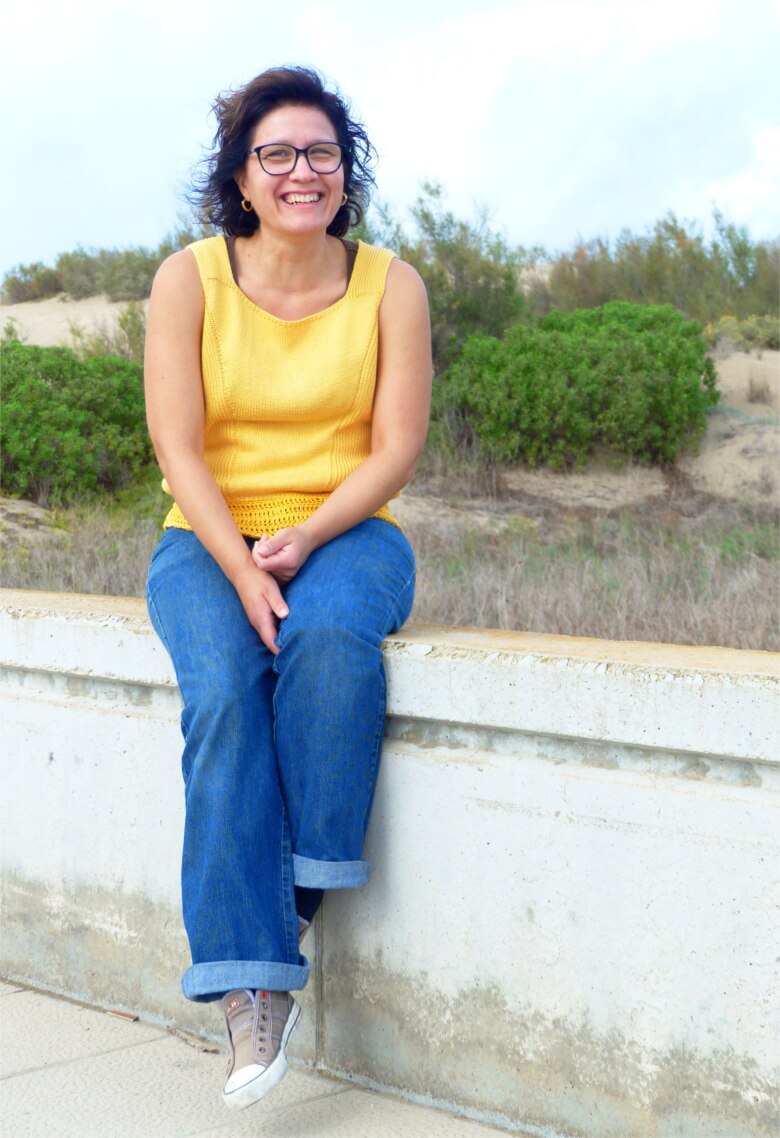 Mireille Vargas von Delta-individual an der Meerespromendade in Riumar